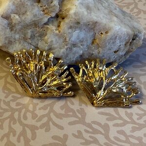 Vintage Avon Coral Reef Fan Earrings